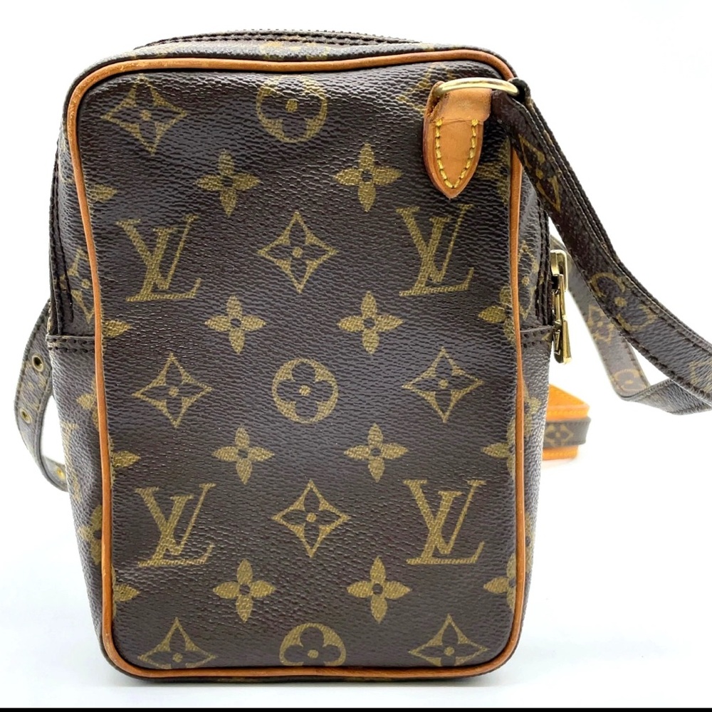 Authentic Louis Vuitton Monogram Amazone Crossbody Bag - Picture 4 of 11
